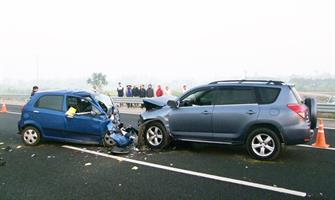Chia sẻ kinh nghiệm kiểm tra ô tô cũ – P1: Check thân vỏ, phát hiện xe tai nạn