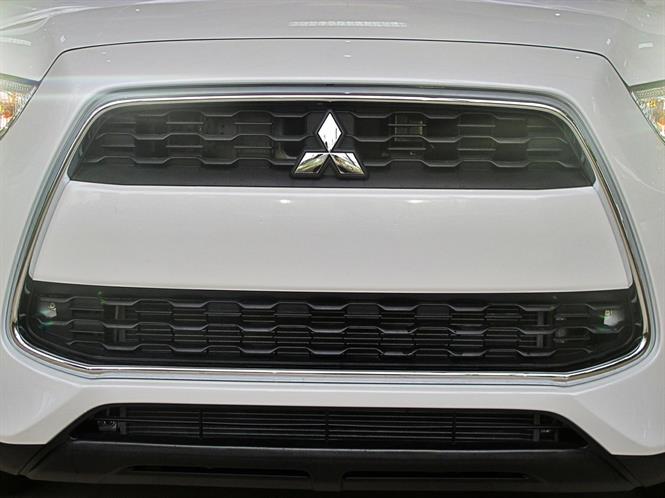 Ảnh Mitsubishi Outlander Sport CVT Premium 2015