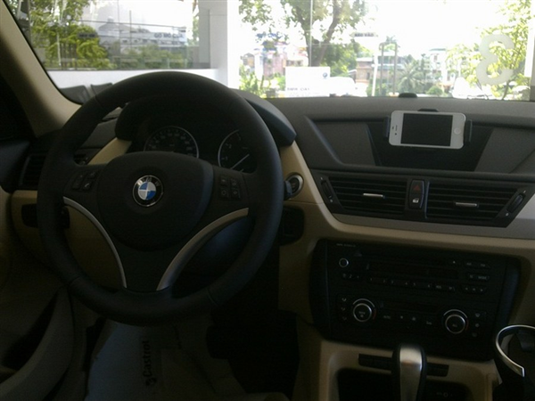 Ảnh BMW X1 sDrive 18i 2012