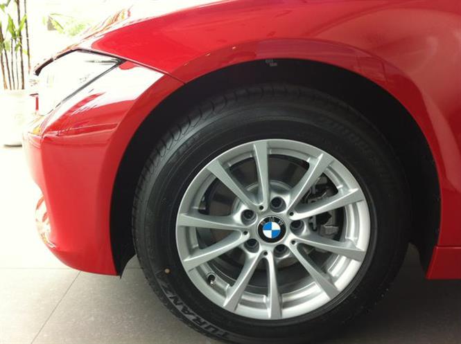 Ảnh BMW 3 Series 320i 2013
