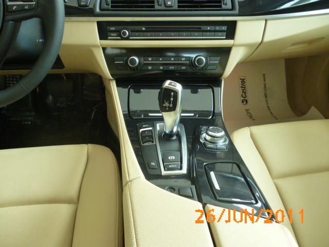 Ảnh BMW 5 Series 520i 2012