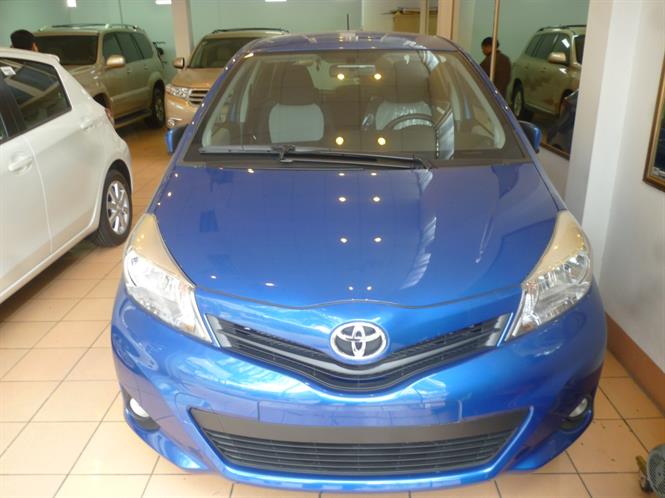 Ảnh Toyota Yaris HB 1.3 2013