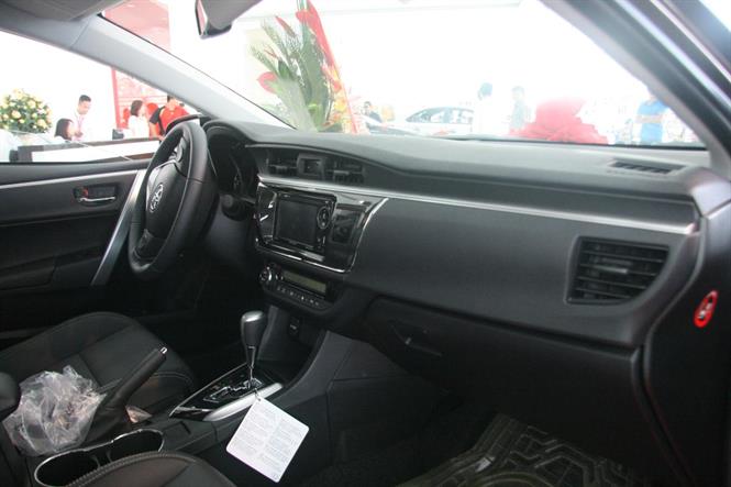 Ảnh Toyota Corolla Altis 2.0V model 2015