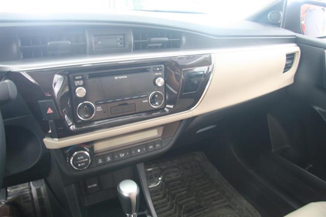 Ảnh Toyota Corolla Altis 1.8G AT model 2015