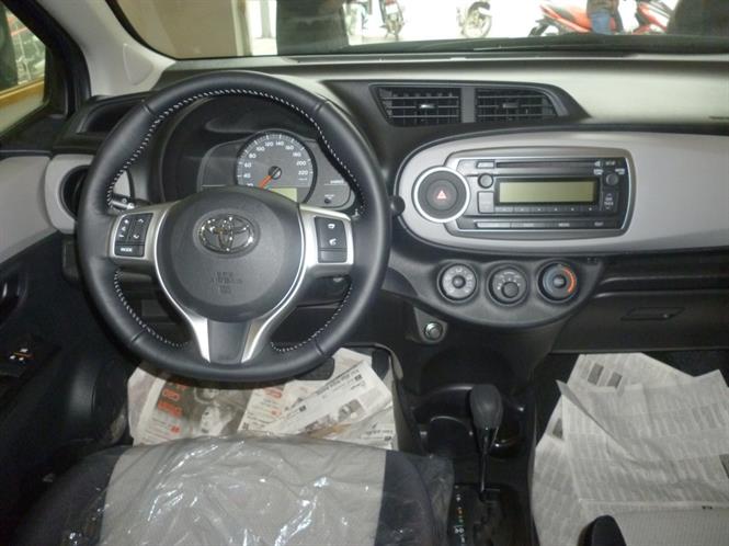 Ảnh Toyota Yaris HB 1.3 2013