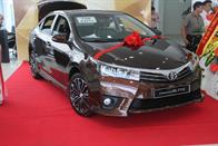 Toyota Corolla Altis 2.0V model 2015
