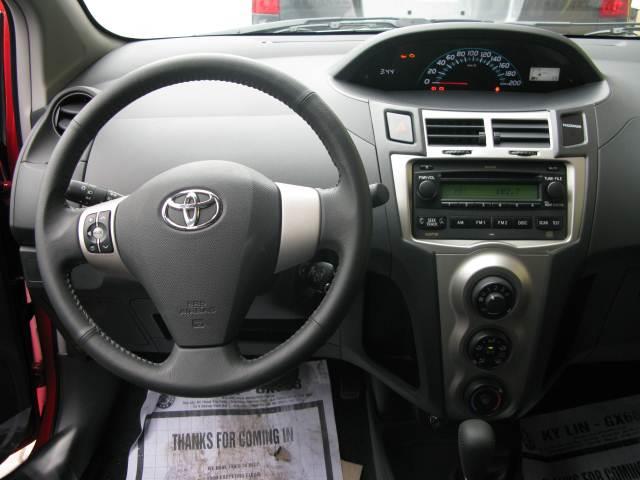Ảnh Toyota Yaris HB 1.3 2010