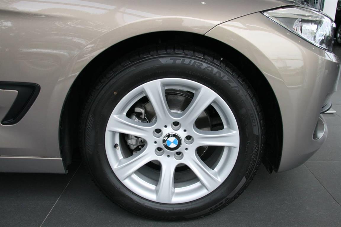 BMW 3 Series 320i GT 2015