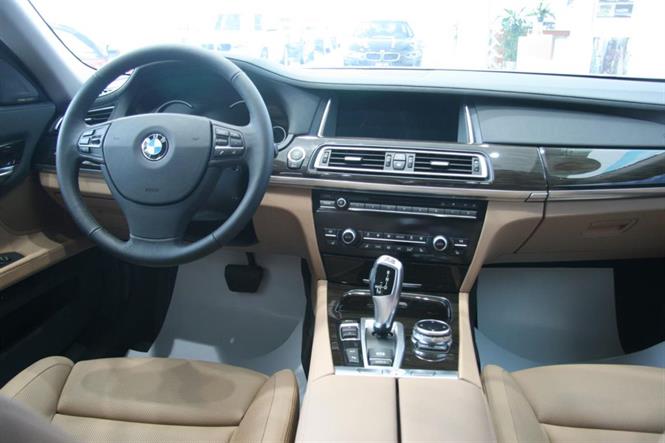 Ảnh BMW 7 Series 750Li 2015