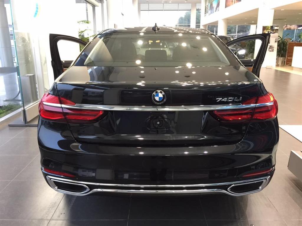 BMW 7 Series 740Li 2016