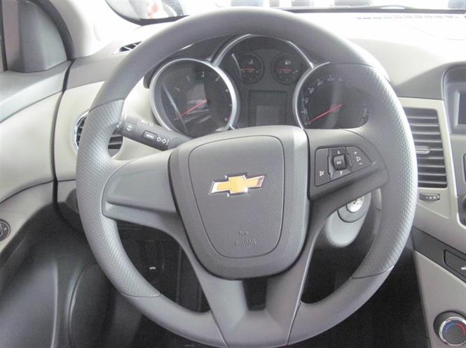Ảnh Chevrolet Cruze LT model 2016