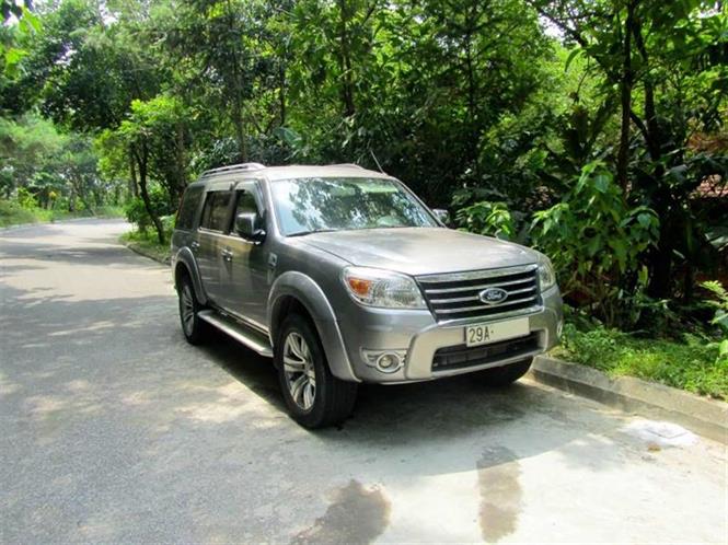 Ảnh Ford Everest Limited 4x2 2010