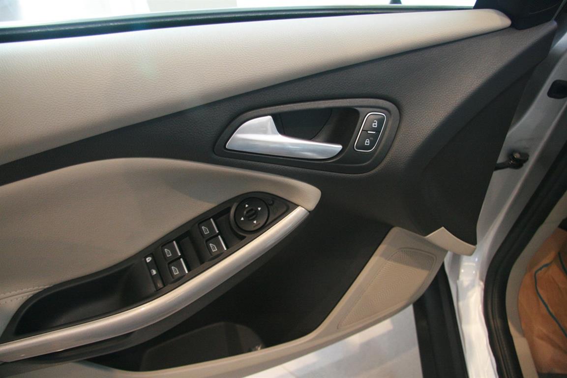 Ford Focus EcoBoost Titanium 2016