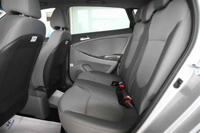 Ảnh Hyundai Accent 1.4 AT hatchback 2015
