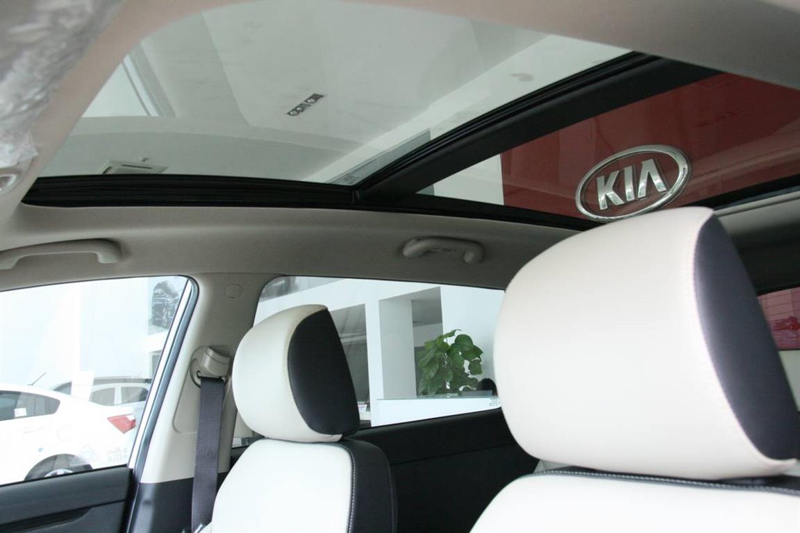Kia Rondo 2.0 Premium 2015