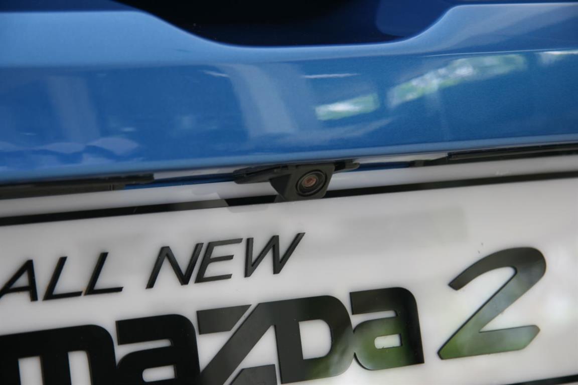 Mazda 2 hatchback 2015