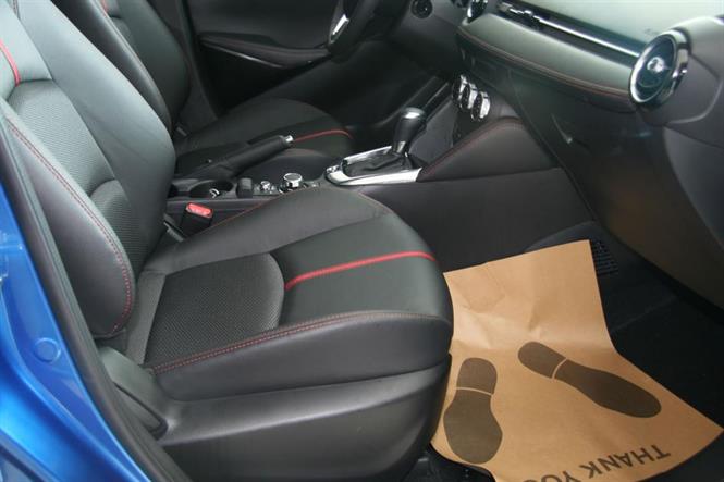 Ảnh Mazda 2 hatchback 2015