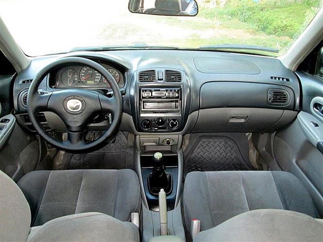 Ảnh Mazda 323 2004