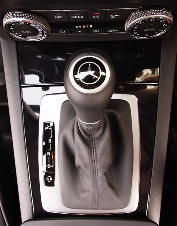 Ảnh Mercedes-Benz GLK-Class 4Matic 2009
