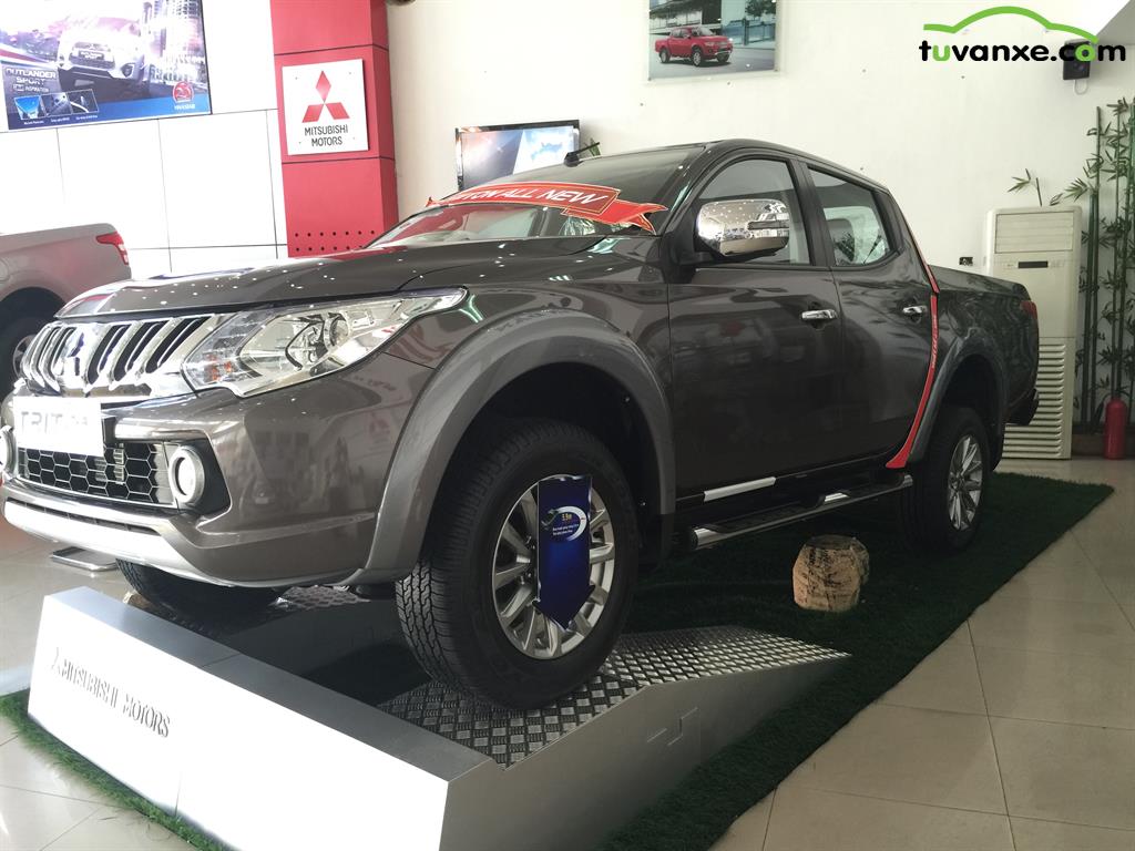 Ban Mitsubishi Triton 4x4 AT 2015