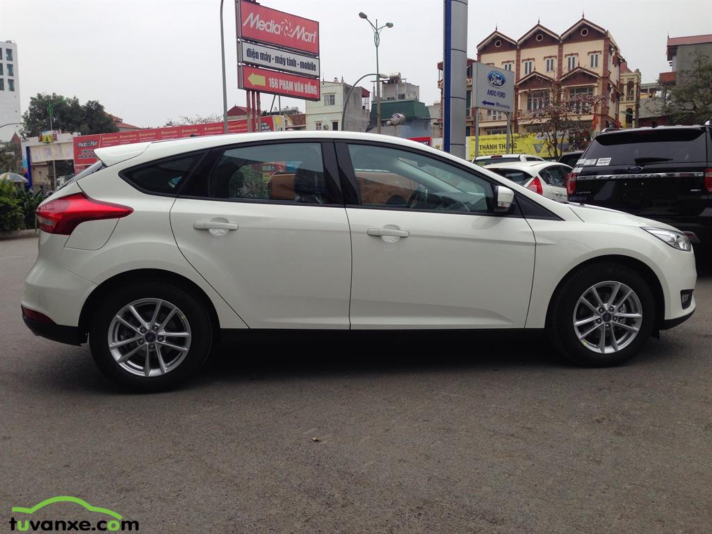 Ban xe Ford Focus 1.5 Trend