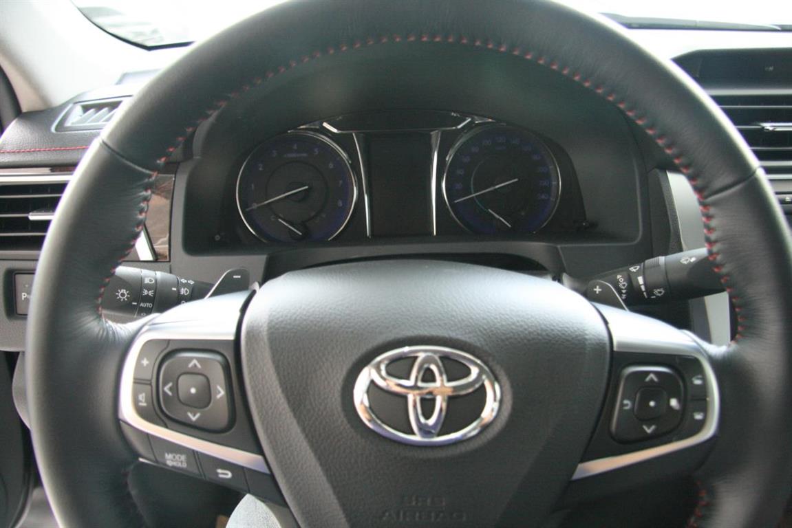 Toyota Camry 2.5Q 2015
