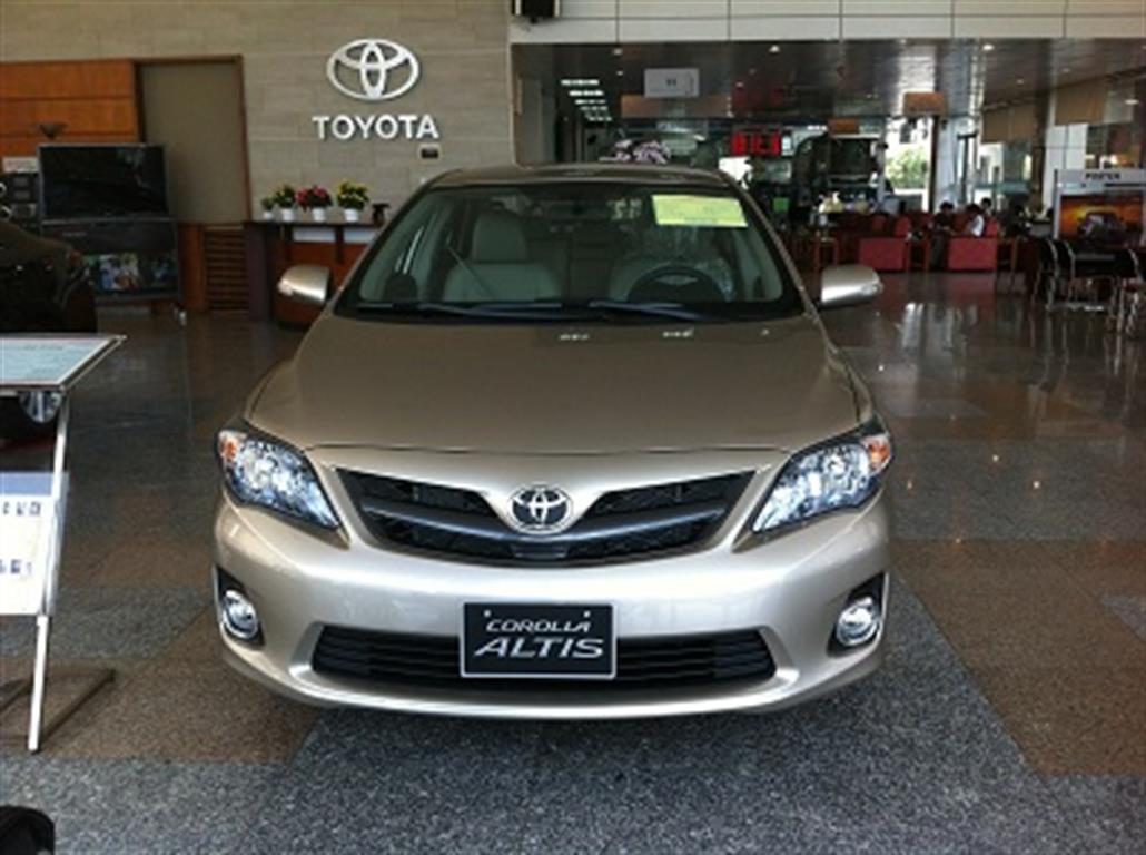Toyota Corolla Altis 2.0 V 2012