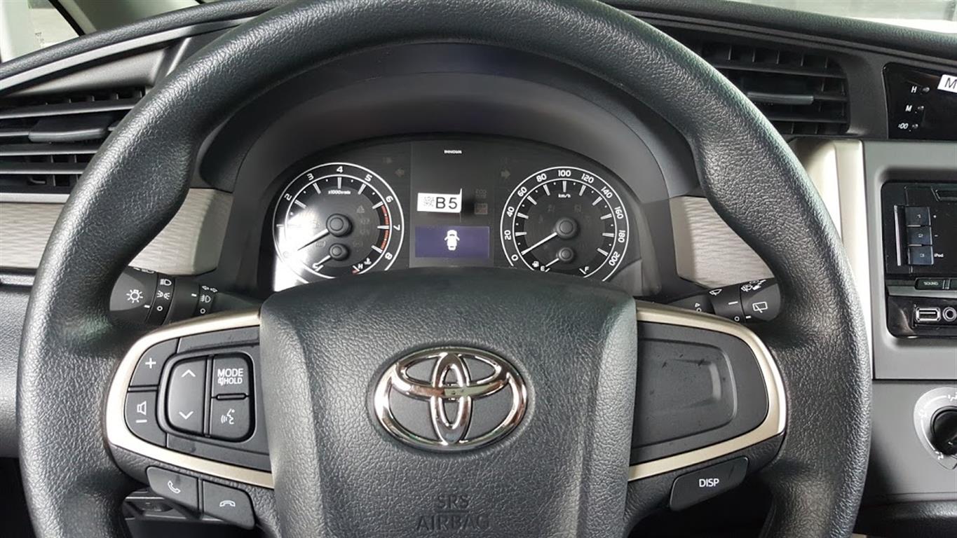 Toyota Innova E model 2017